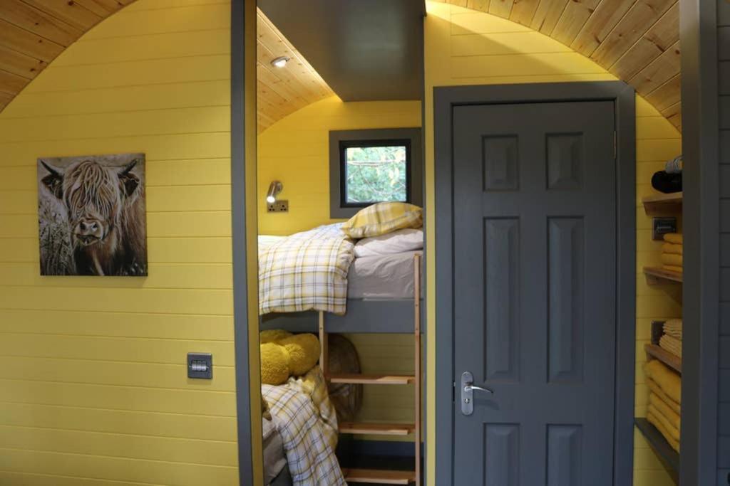 Glampods Glamping Pod - Meet Highland Cows And Sheep Elgin Villa Exteriör bild
