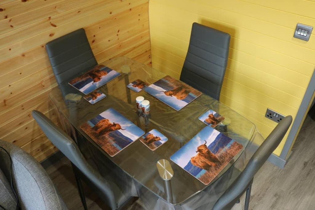 Glampods Glamping Pod - Meet Highland Cows And Sheep Elgin Villa Exteriör bild