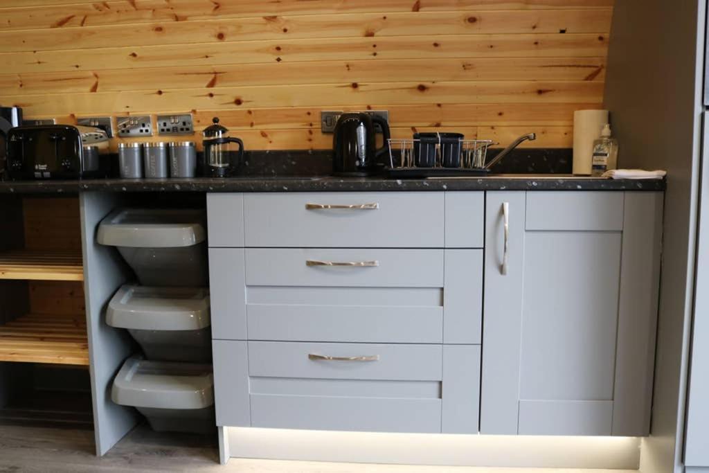 Glampods Glamping Pod - Meet Highland Cows And Sheep Elgin Villa Exteriör bild