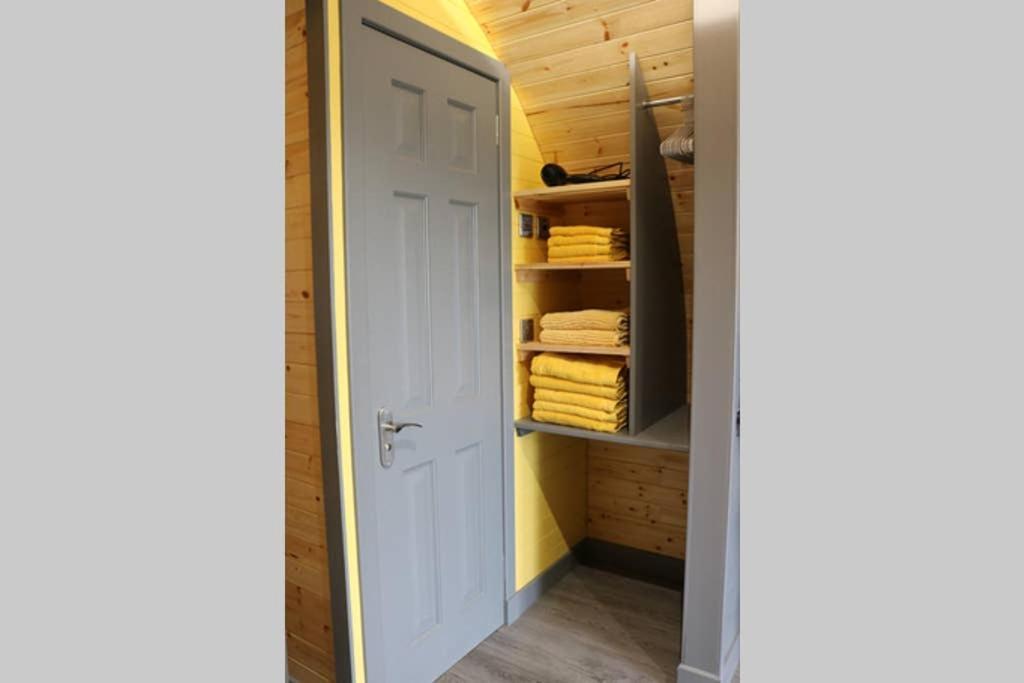 Glampods Glamping Pod - Meet Highland Cows And Sheep Elgin Villa Exteriör bild